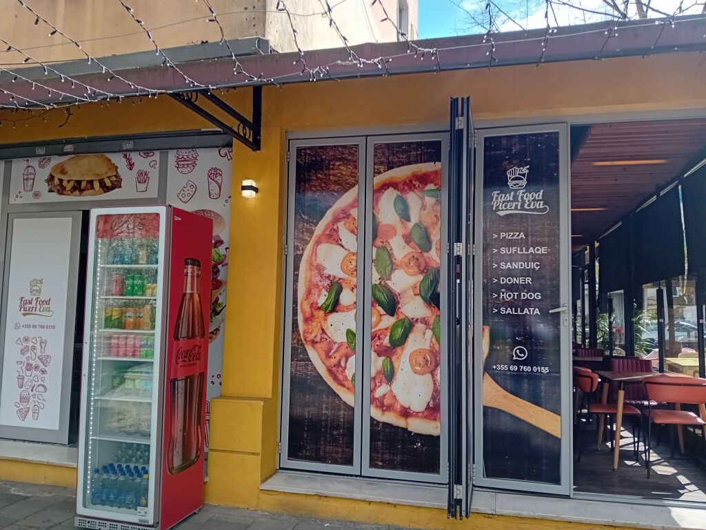 Fast food pizzeria business for sale. The premises 2 thousand euros monthly rent.