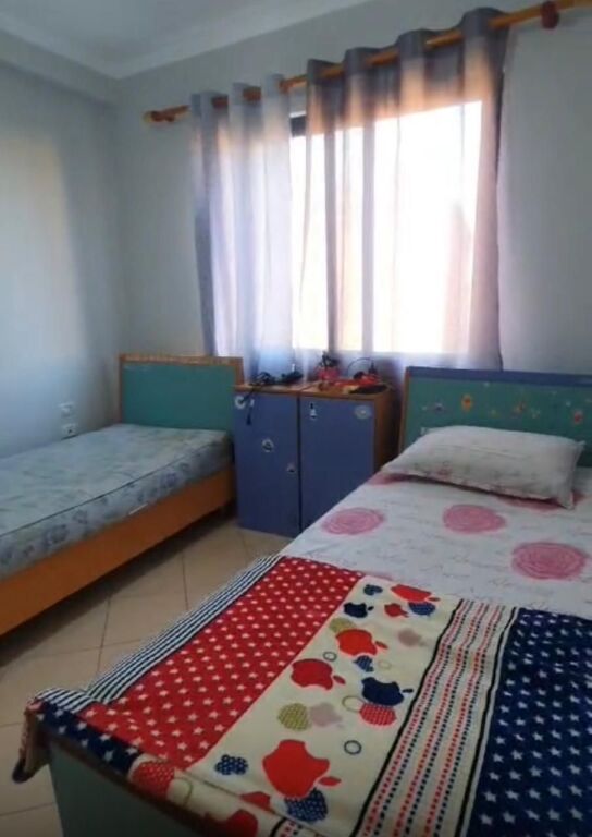 Rental separation notice-girl