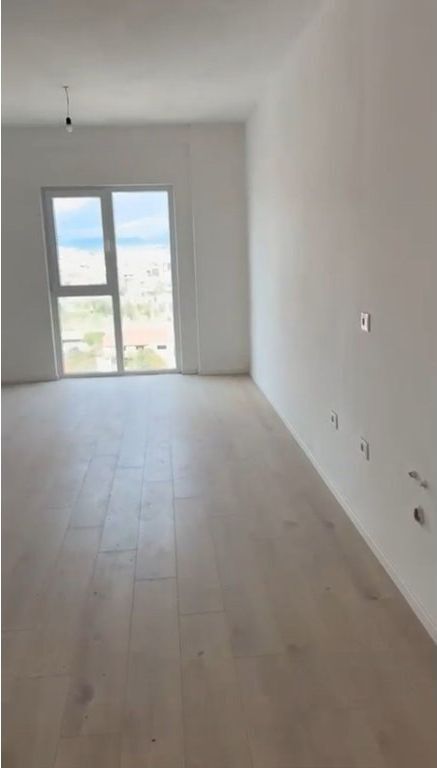 Shitet, Apartament 2+1+2, Tirana Entry , Tiranë.
