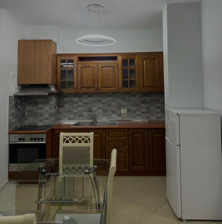 🔺Jepet me qera apartamenti 1+1 🔺