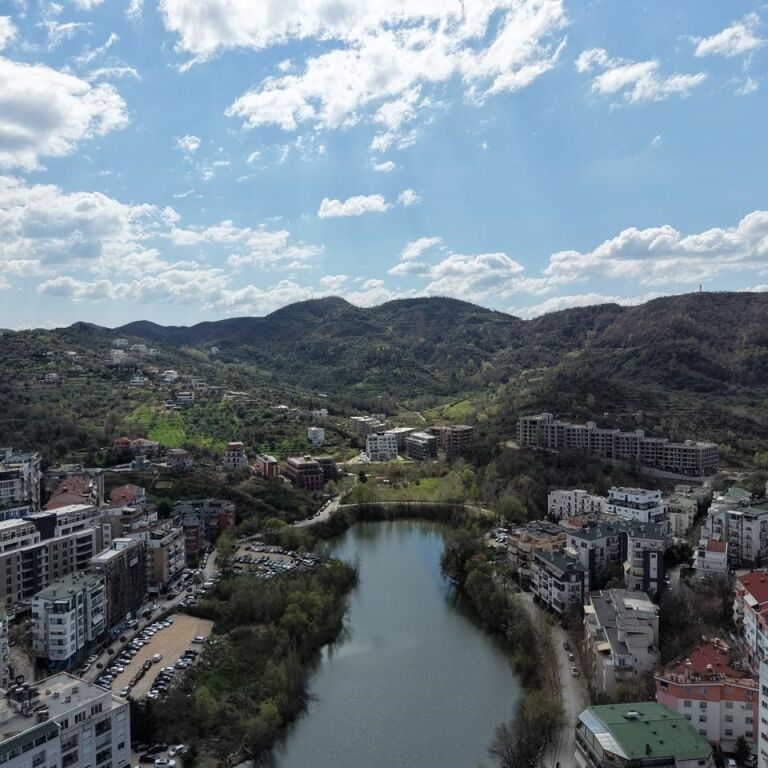 🏡✨ Shitet Apartament 2+1 – Liqeni i Thatë ✨🏡