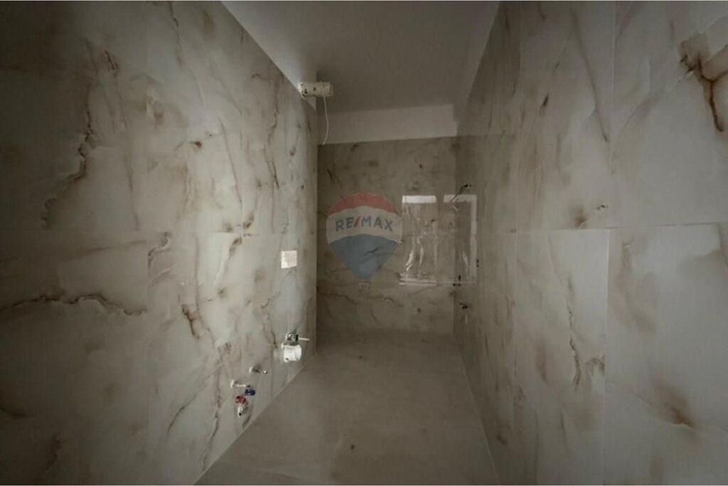 🏡 Shitet Apartament 2+1 – Planimetri Funksionale