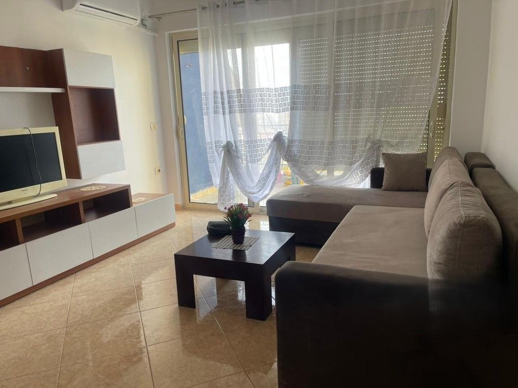 PËR QIRA APARTAMENT 2+1 NË FUSHËN E AVIACIONIT 550 € /Muaj