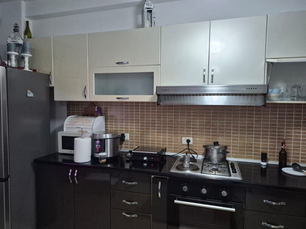 🏡 JEPET ME QERA APARTAMENT 2+1  📍 Vendndodhja: Përballë Delijorgjit, Rr. Stavri Themeli💶 Çmimi: 550€ / muaj