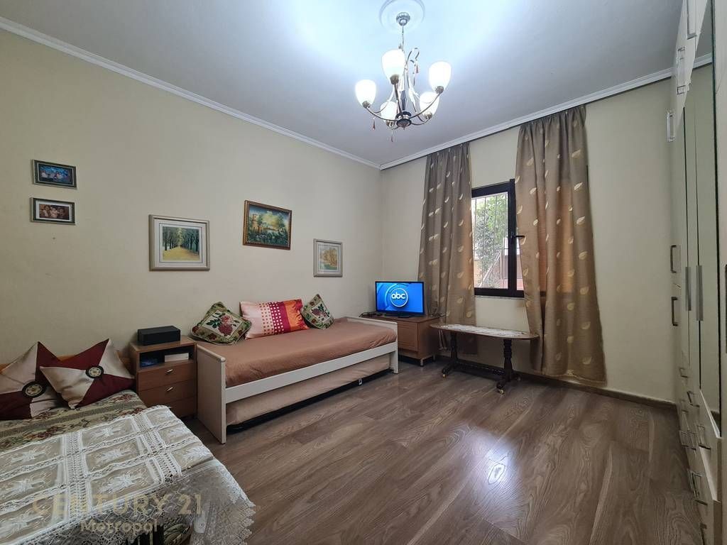 OFFRO CASA PRIVATA SU DUE PIANI IN AFFITTO - KOMBINAT! 800 € /Mese
