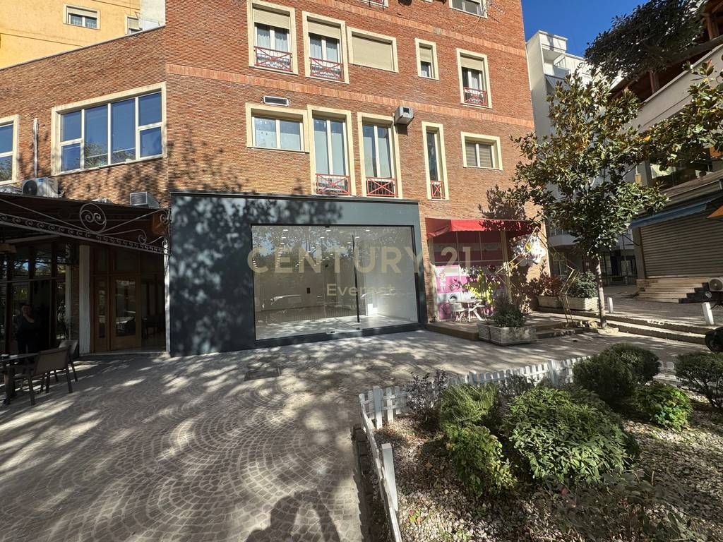 NEAR DELIORGJI, WE SELL COMMERCIAL SPACE