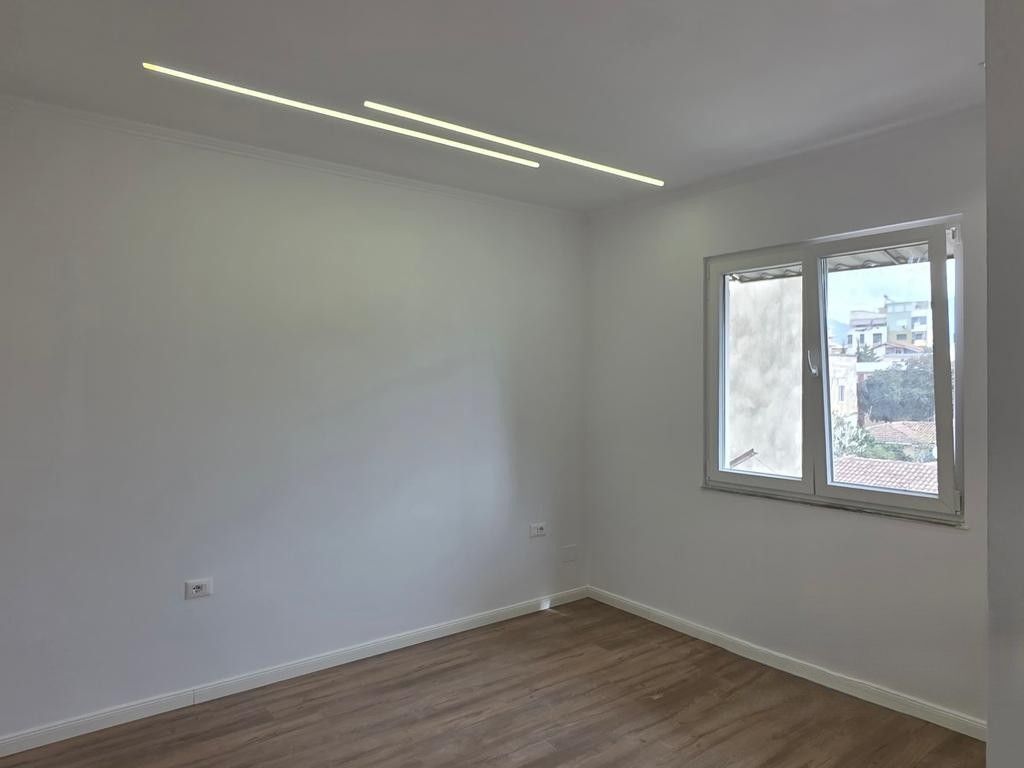 Apartment 2+1 for sale on Bardhyl Street 148,000 €