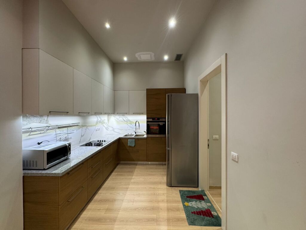 Apartament ne shitje 3+1+2 me 2 poste parkimi , Liqeni i Thate