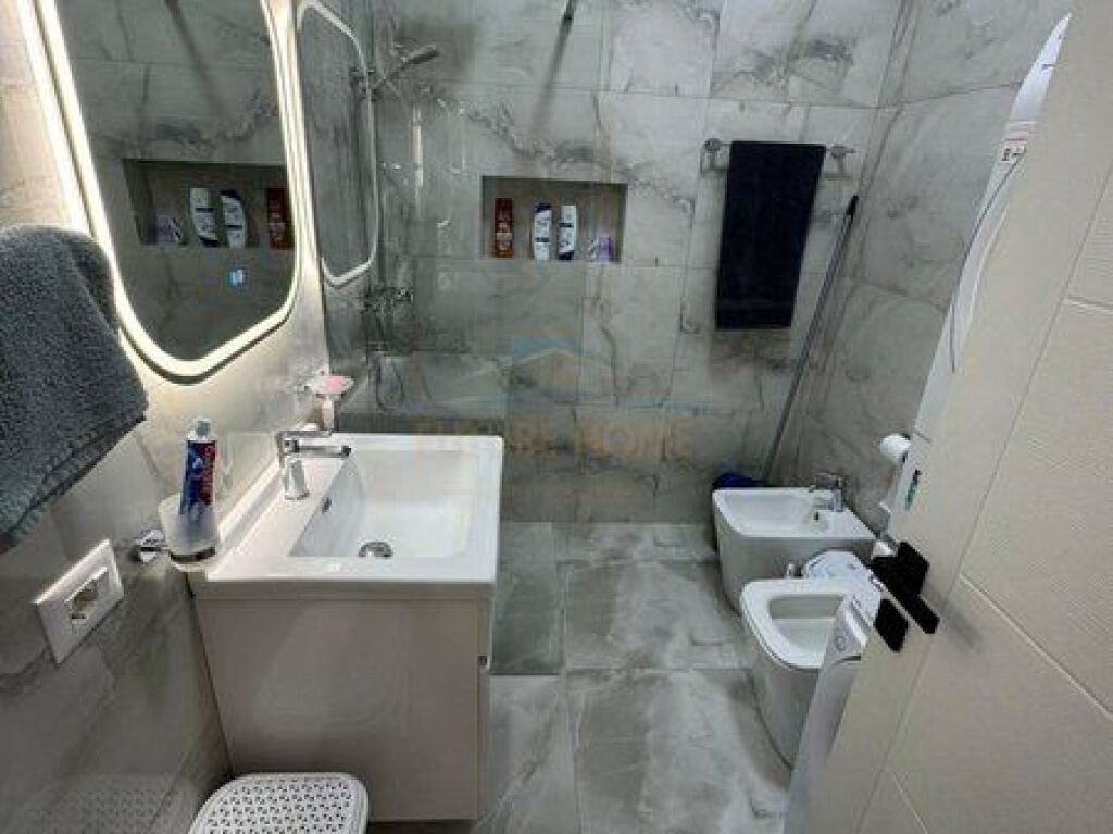 For sale, 2+1 Apartment, Fresk, Tirana.