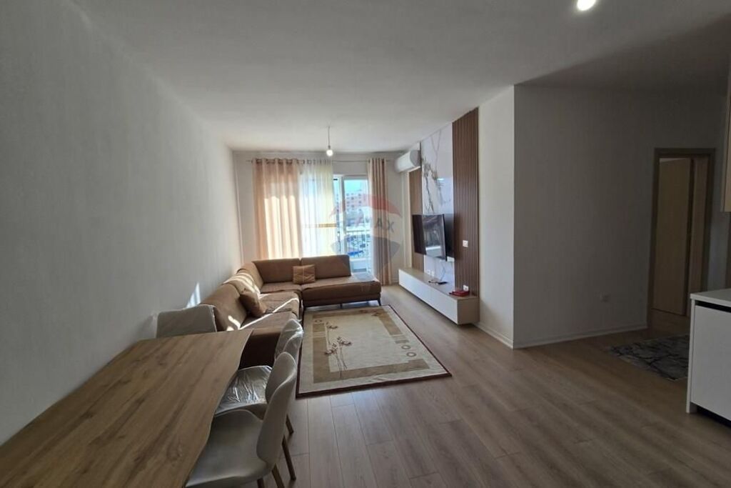 Apartament 2+1+2 me qera tek 5 Maji