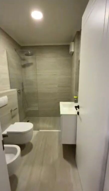 Appartamento in affitto 2+1+2+1 posto al Tesoro in Via Elbasanit