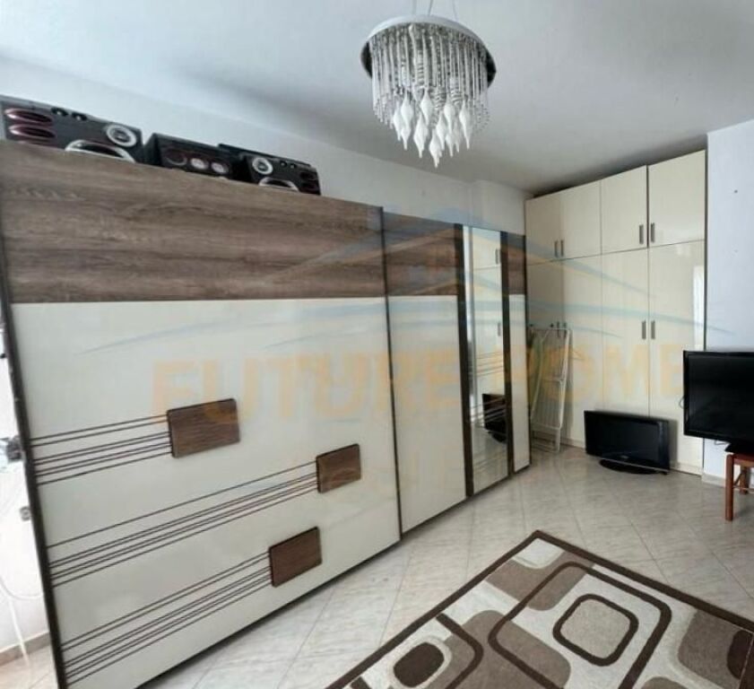 Qera,Apartament 1+1 prane pastuceri Melises ,Fresk