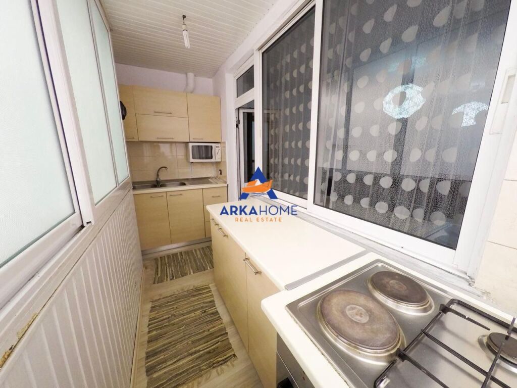 JEPET APARTAMENT ME QERA 1+1+BALLKON "MYSLYM SHYRI" 50.000 LEKE