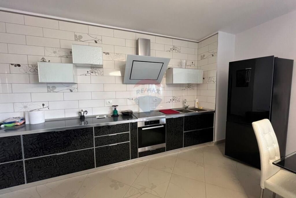 🏡 Apartment 2+1 for Rent – Lungomare, Vlorë (Oslo Area)