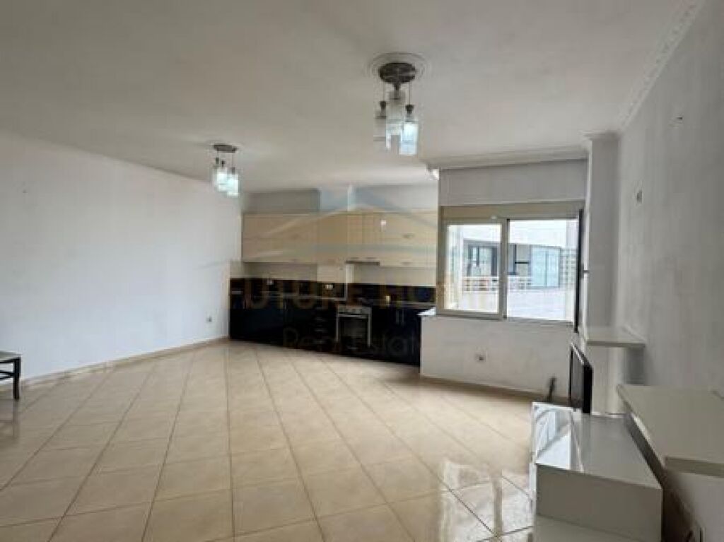 In vendita, Appartamento 2+1+2, Nuovo Anello vicino a Rotonda.