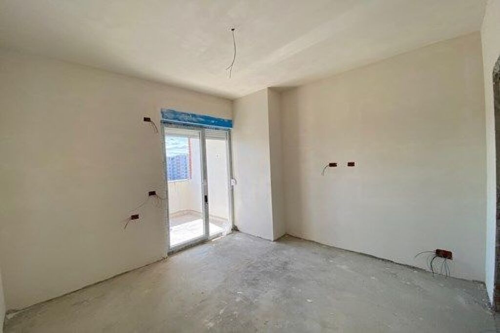 SHITET, APARTAMENT 2+1+2, BULEVARDI BLU,  TIRANE(530581011-9)