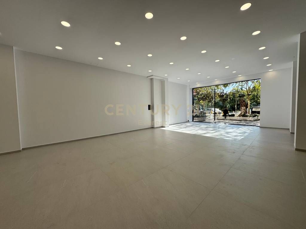 NEAR DELIORGJI, WE SELL COMMERCIAL SPACE