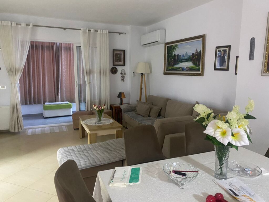 Appartamento al piano 3+1 a Pogradec