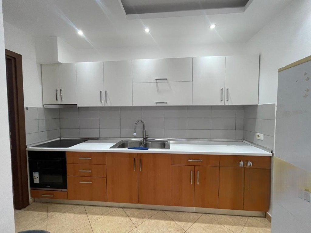 PËR QIRA APARTAMENT 2+1 NË FUSHËN E AVIACIONIT 550 € /Muaj