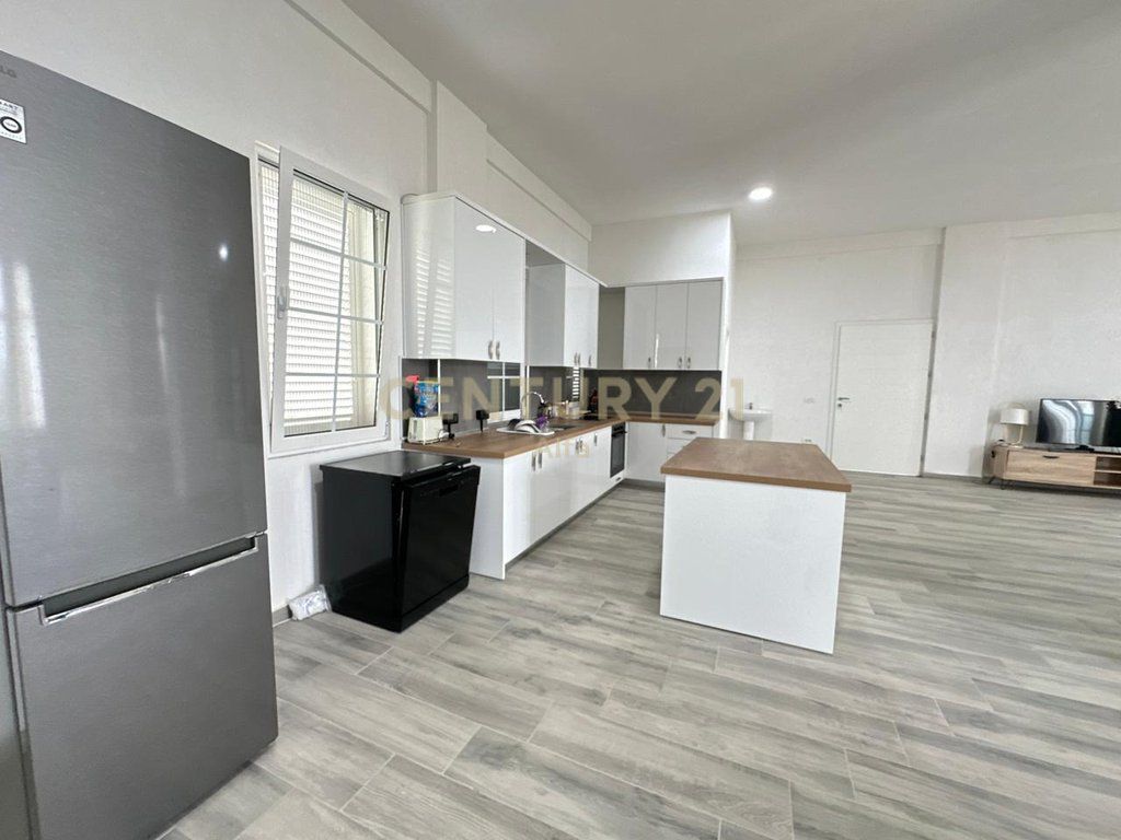 PENTHOUSE MODERNO IN AFFITTO A PASKUQAN!