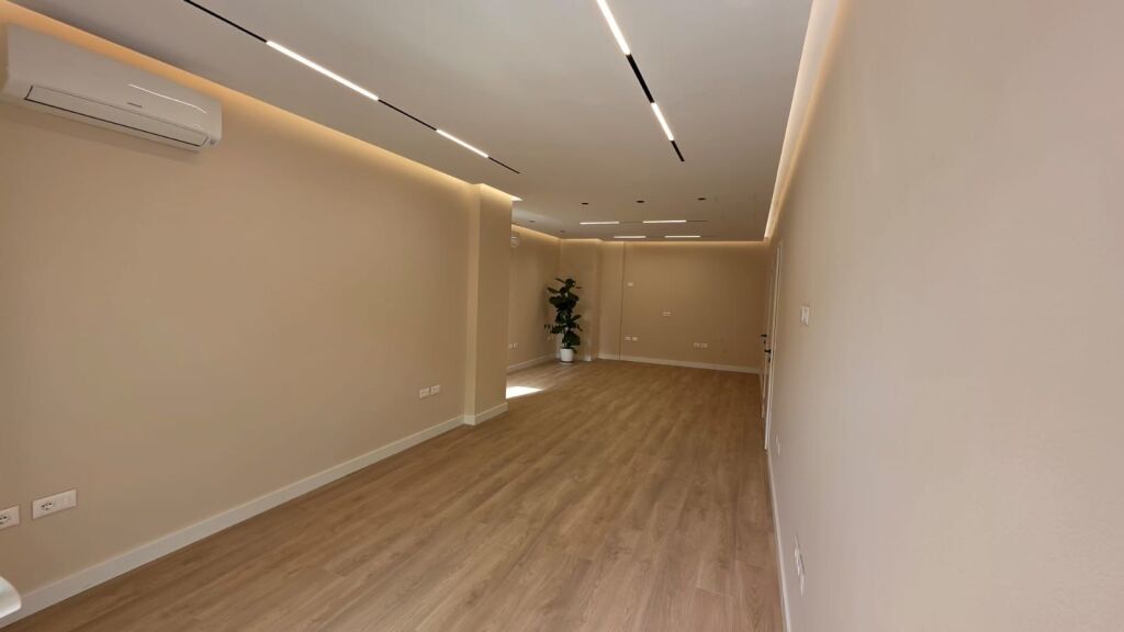 UFFICIO IN AFFITTO 131M2 AIR ALBANIA 250.000 LEKE FH-66812