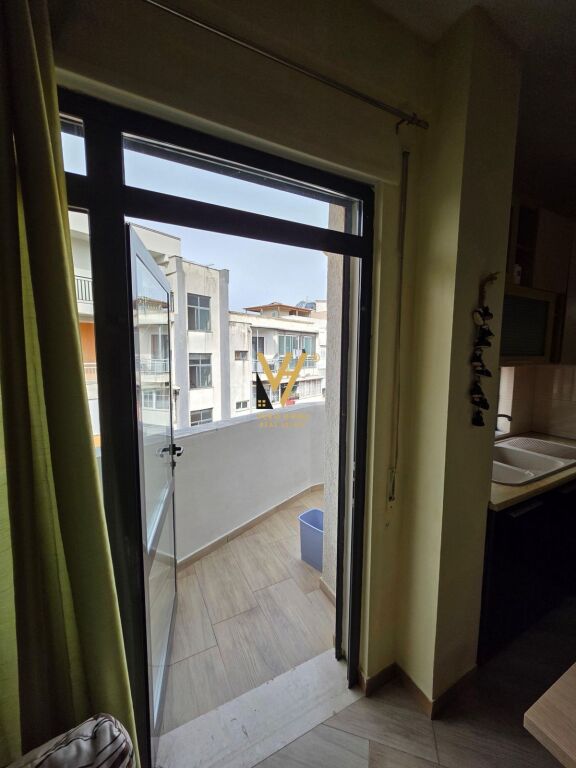 JEPET APARTAMENT 1+1+BLK ME QERA TE TELEFERIKU, FRESK 34.000 LEKE