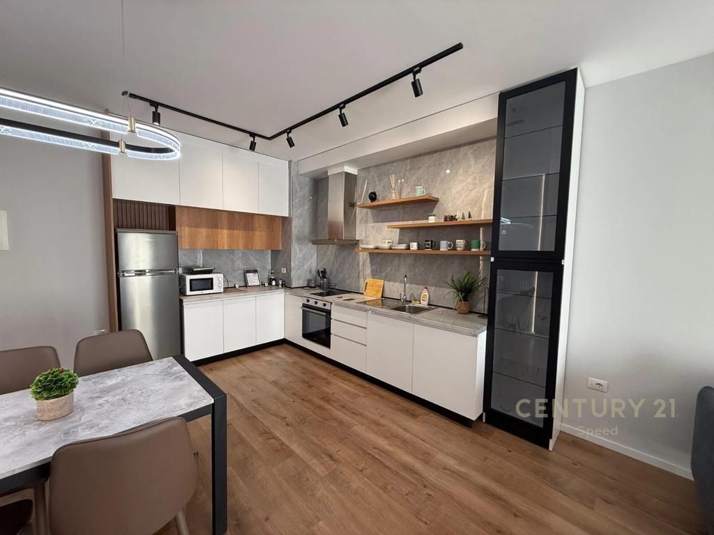 Apartment 1+1 with Parking Space for Rent near the Red School!