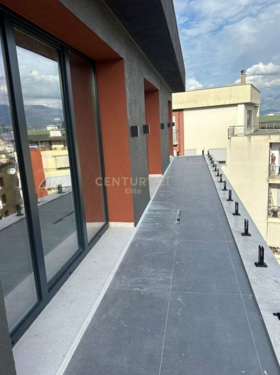 Edificio multifunzionale in affitto