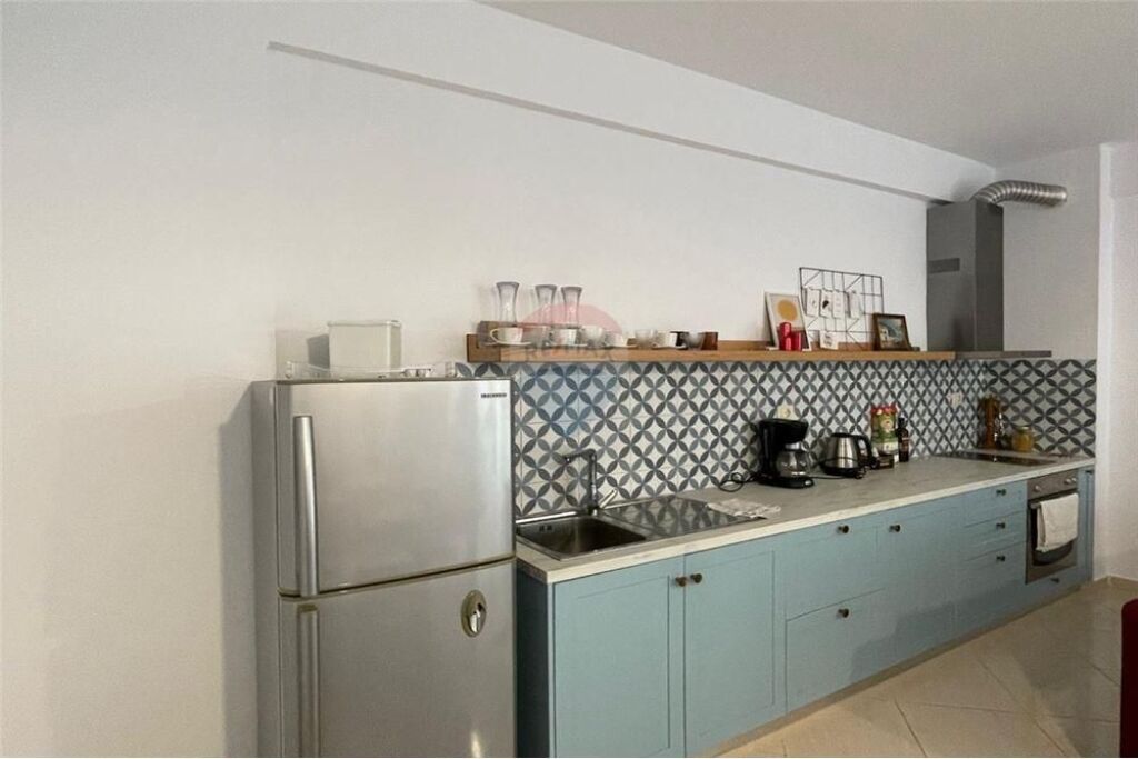🏡 Apartament 2+1 me Qira – Rruga e Re, Vlorë