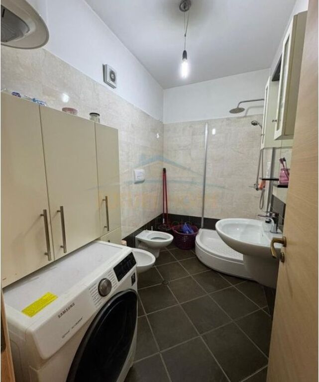 In vendita, Appartamento 2+1+2, Complesso Tower Bridge, Via Dibra.