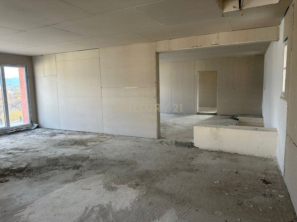 Edificio multifunzionale in affitto – Kodra e Diellit, Tirana