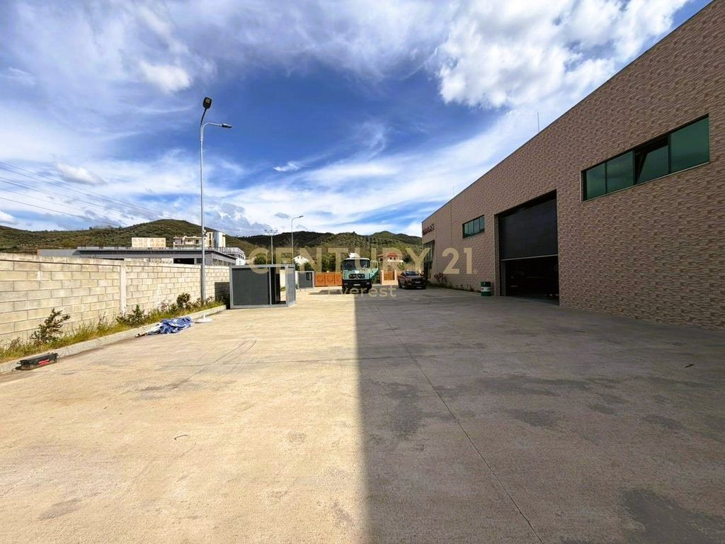 VORE, WAREHOUSE FOR RENT