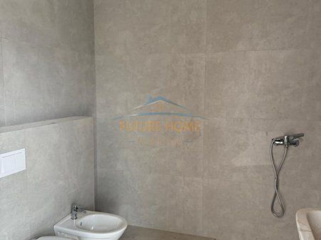 In vendita, Appartamento 3+1+2, Komuna e Parisit, Tirane