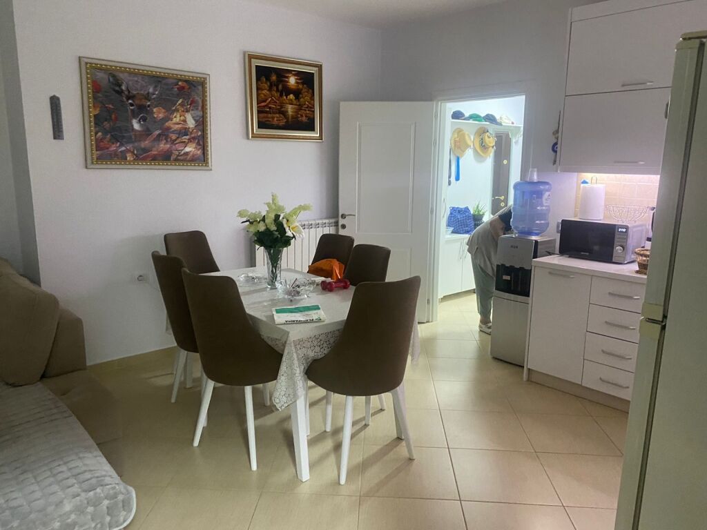 Appartamento al piano 3+1 a Pogradec