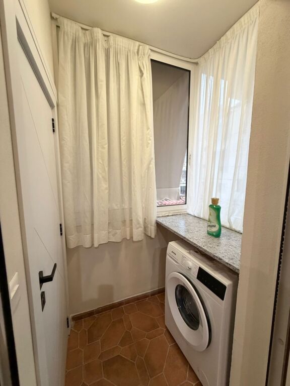 Apartament 1+1, Rruga e Kavajes!