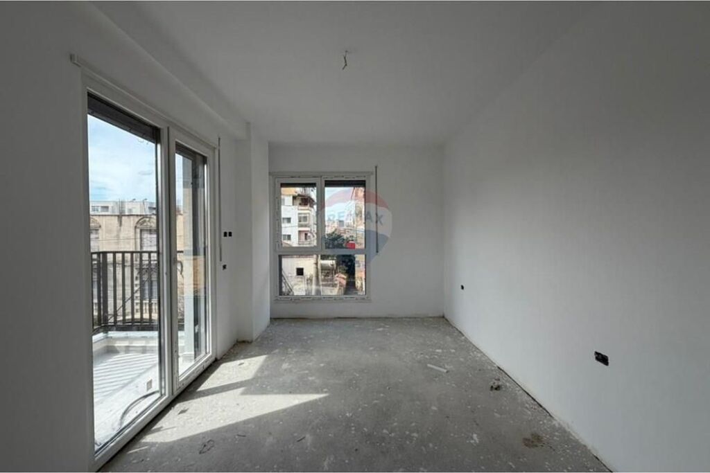 🏡 Shitet Apartament 2+1 – Planimetri Funksionale