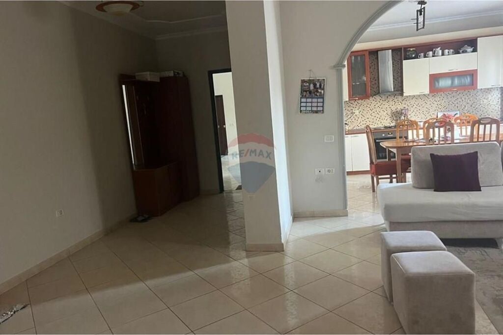 🏡 Apartment 2+1 for Rent – Lungomare, Vlorë