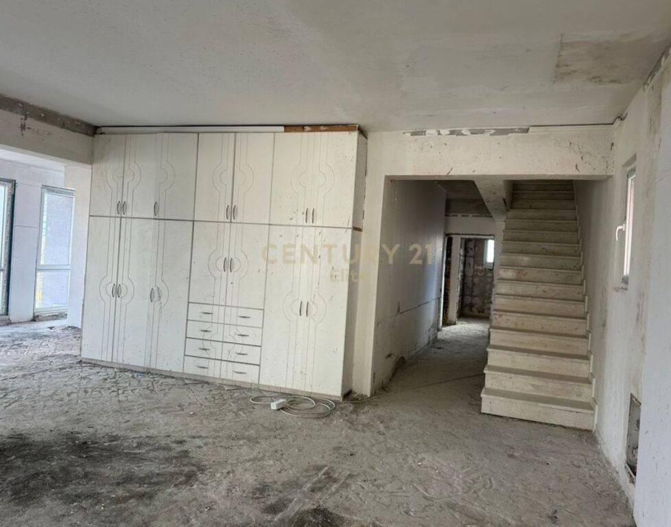 Edificio multifunzionale in affitto