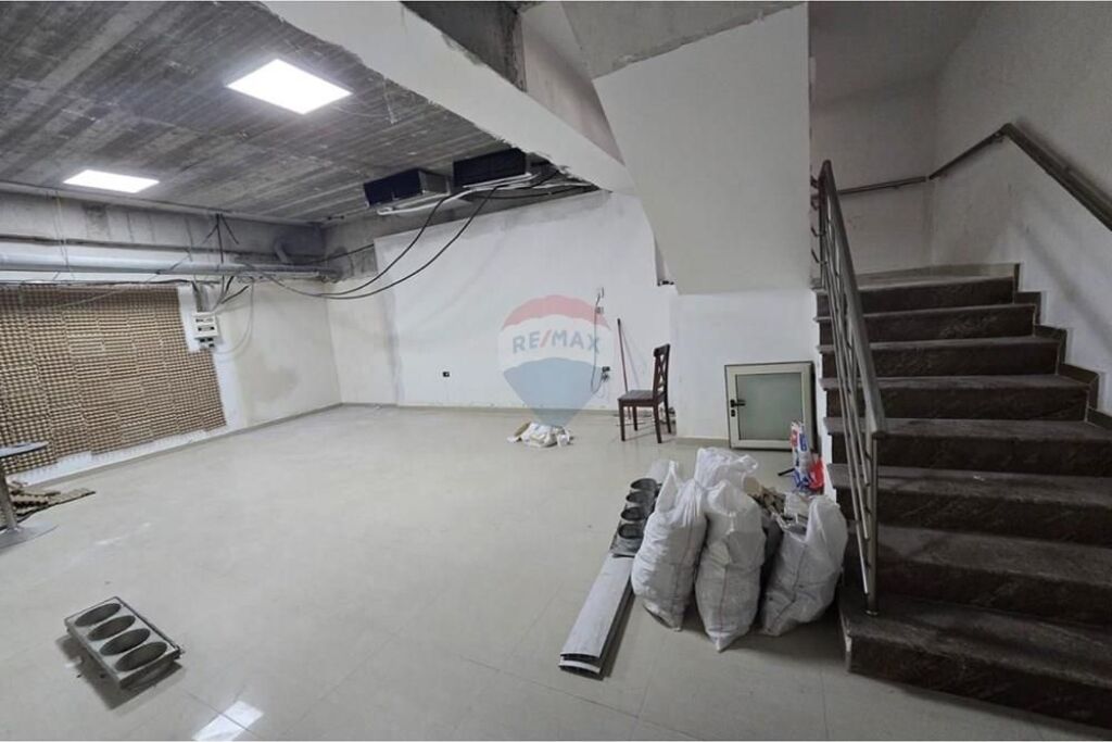 🏪 Shop – For Sale | Vlorë 📍 Behind Conad | Isa Boletini Square
