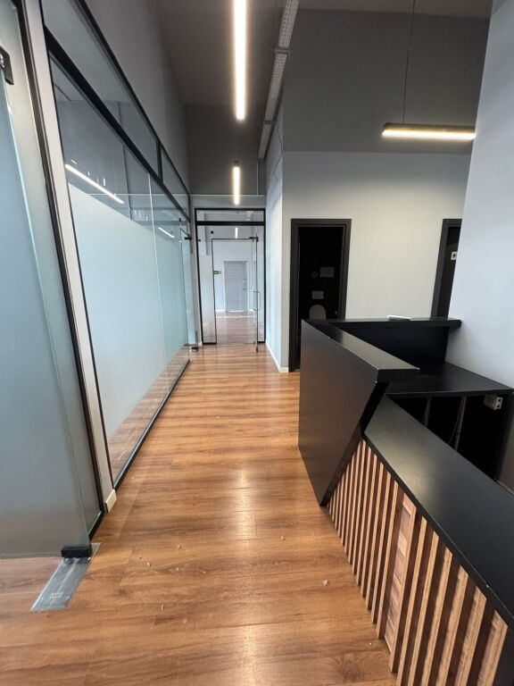 OFFICE FOR RENT 400M2 ALI DEMI