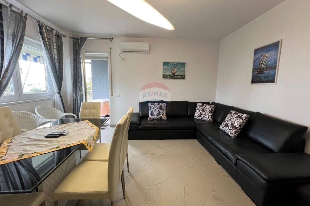🏡 Apartment 2+1 for Rent – Lungomare, Vlorë (Oslo Area)