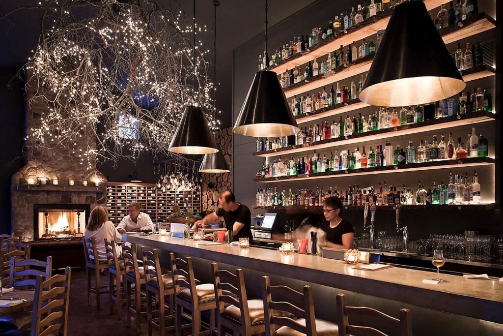 AMBJENT PER BAR-RESTORANT BUZE RRUGE KRYESORE, RRUGA E BARRIKADAVE