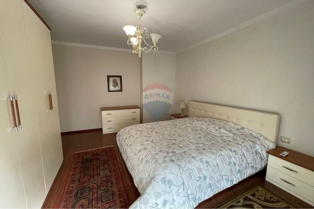 Apartament - Për Shitje - Kopshti Zoologjik, Tiranë