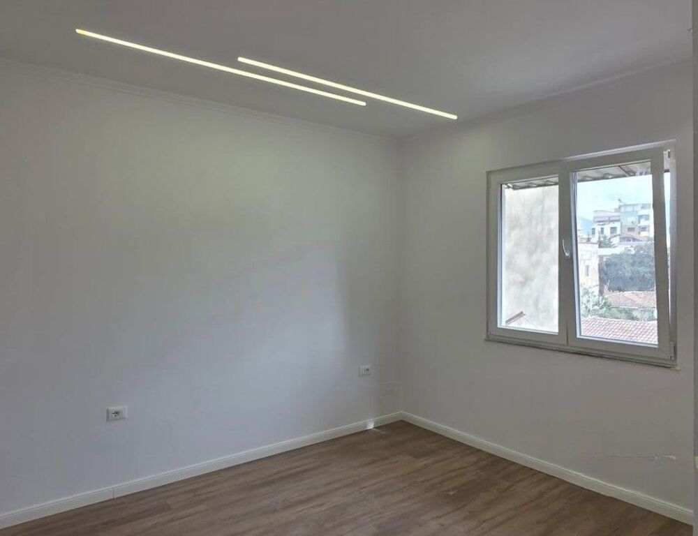 Apartment 2+1 for sale at Rruga Bardhyl
