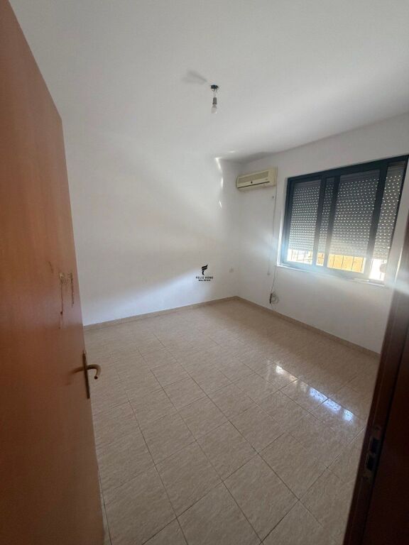 SHITET APARTAMENT 2+1 RRUGA BARDHYL 165.000 EURO FH-66912