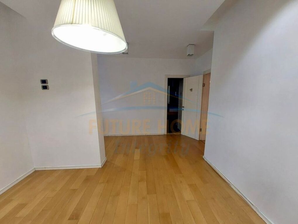 Qera, Apartament për Zyra, Blloku, Tiranë.