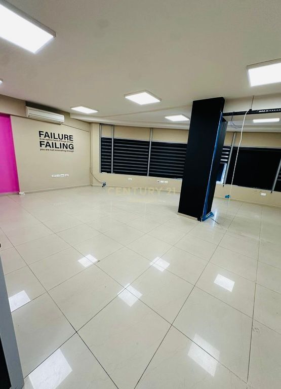 Complesso Halili - Affittasi 300m2 Ambiente Commerciale