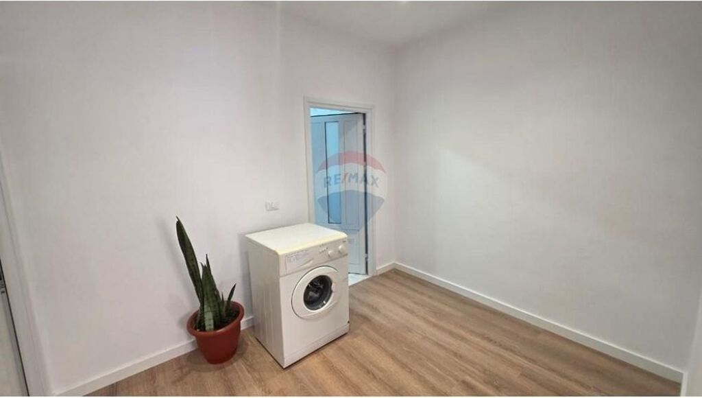 🏡 Apartament 1+1 me Qira – Rruga Lef Sallata, Vlorë