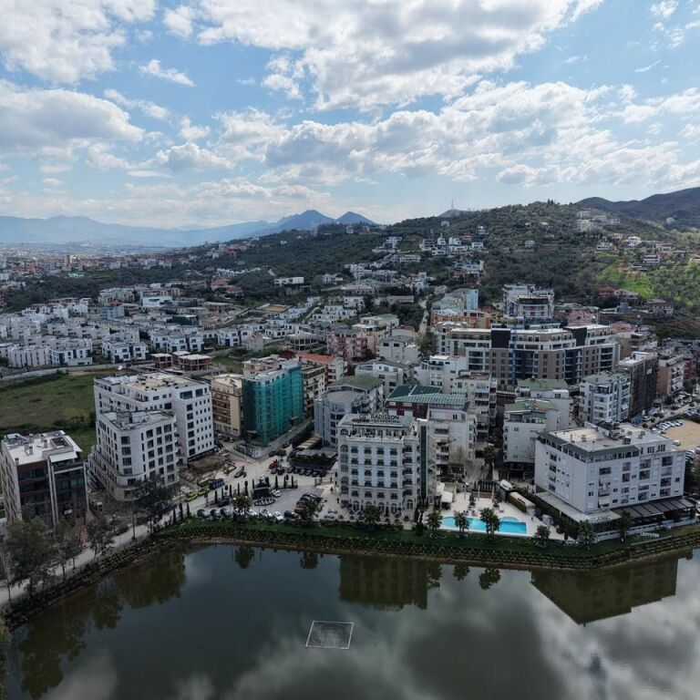 🏡✨ Shitet Apartament 2+1 – Liqeni i Thatë ✨🏡