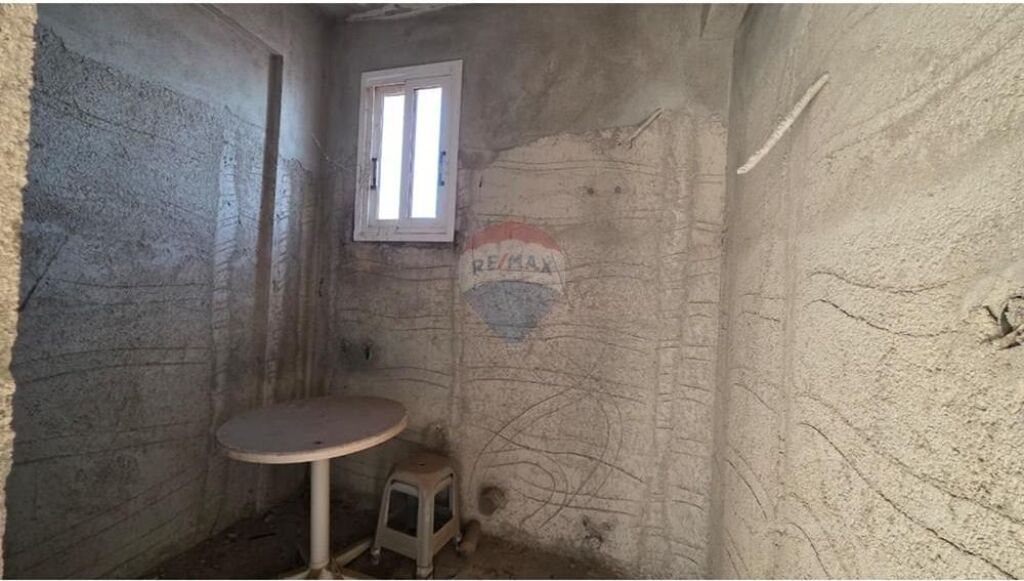 🏡 3-storey Villa for Sale – 24 Maji Neighborhood, Vlora